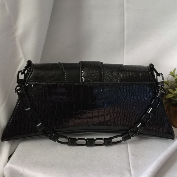ALDO Black Patent Leather Alligator/Snake Clutch/Handbag w/ Double Snake Head - Picture 3 of 13